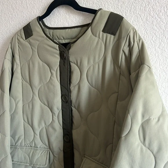 LIT Activewear NWT Light Quilted Jacket - L - Picture 2 of 6